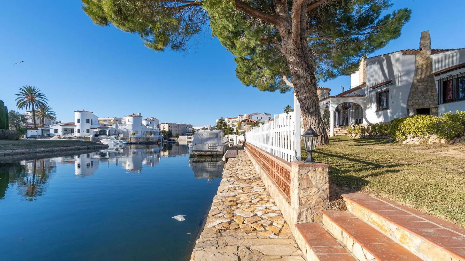 Holiday home Casa Con Piscina, Gran Amarre Y 4 Dormitorios En Castello D'Empuries - Hisp-288-53 Empuriabrava