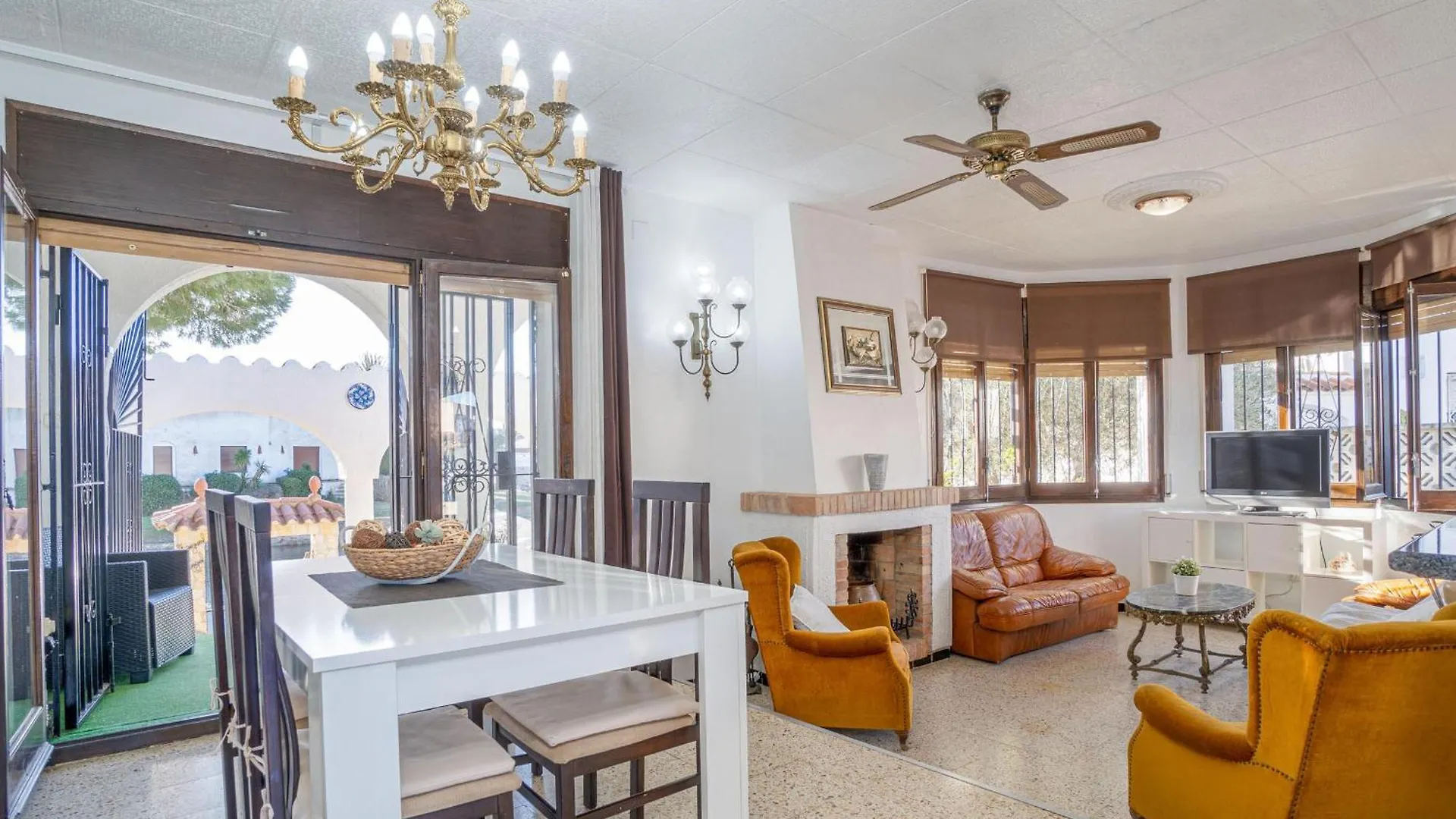 Holiday home Casa Con Piscina, Gran Amarre Y 4 Dormitorios En Castello D'Empuries - Hisp-288-53 Empuriabrava