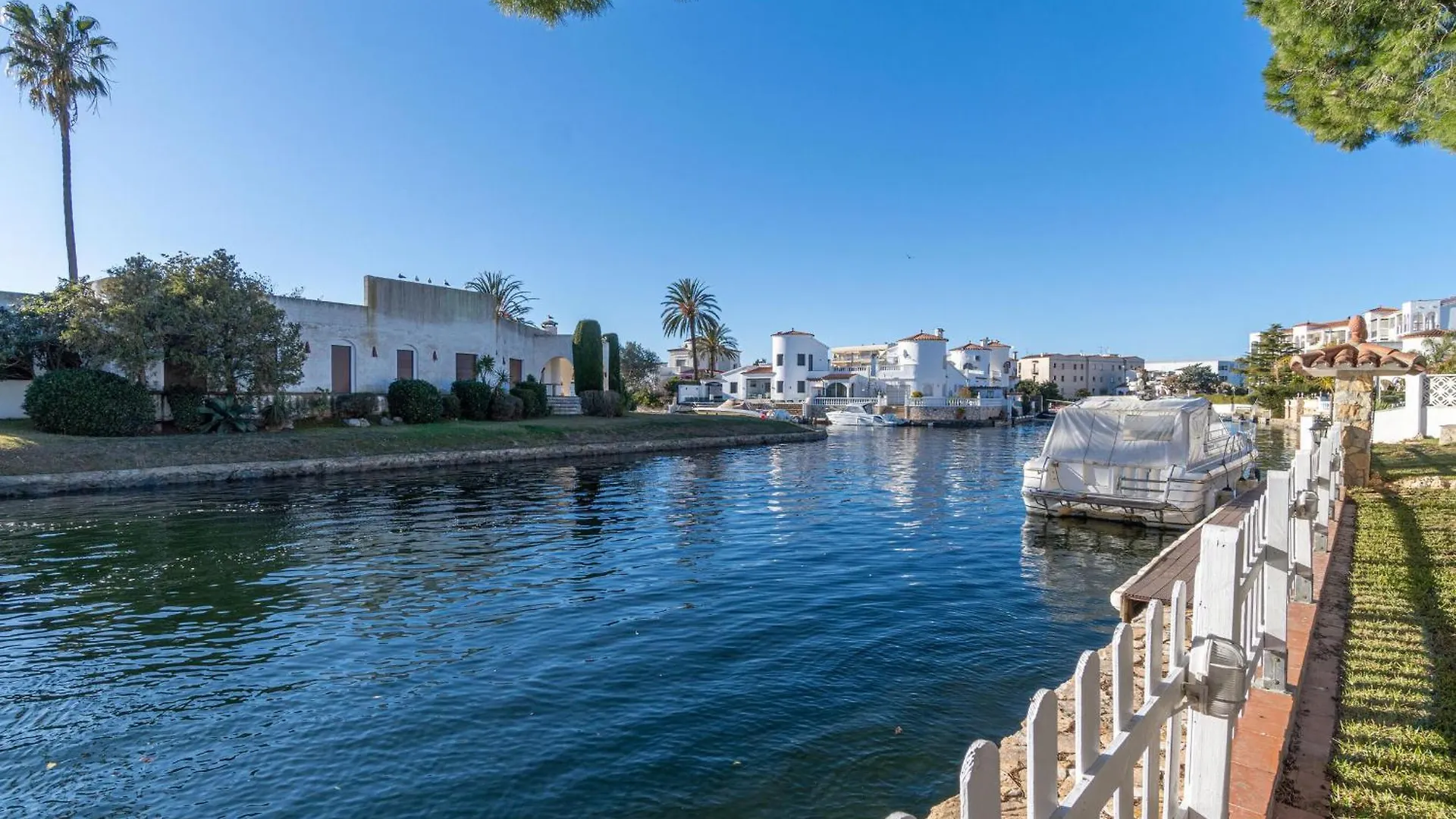 Casa Con Piscina, Gran Amarre Y 4 Dormitorios En Castello D'Empuries - Hisp-288-53 Empuriabrava Holiday home