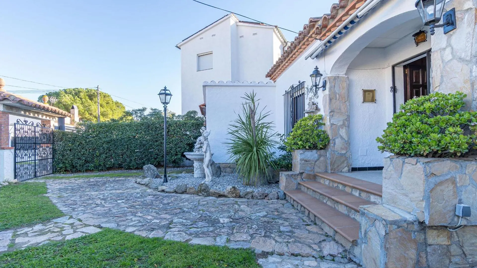 Holiday home Casa Con Piscina, Gran Amarre Y 4 Dormitorios En Castello D'Empuries - Hisp-288-53 Empuriabrava