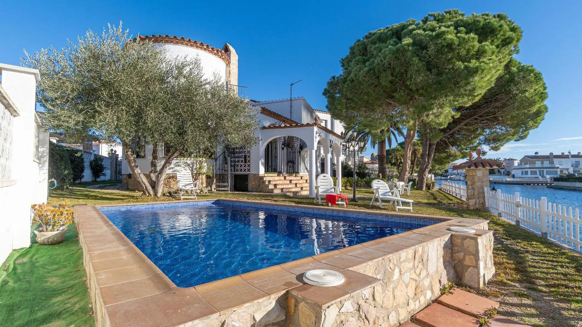 Casa Con Piscina, Gran Amarre Y 4 Dormitorios En Castello D'Empuries - Hisp-288-53 Empuriabrava 0*,  Spain