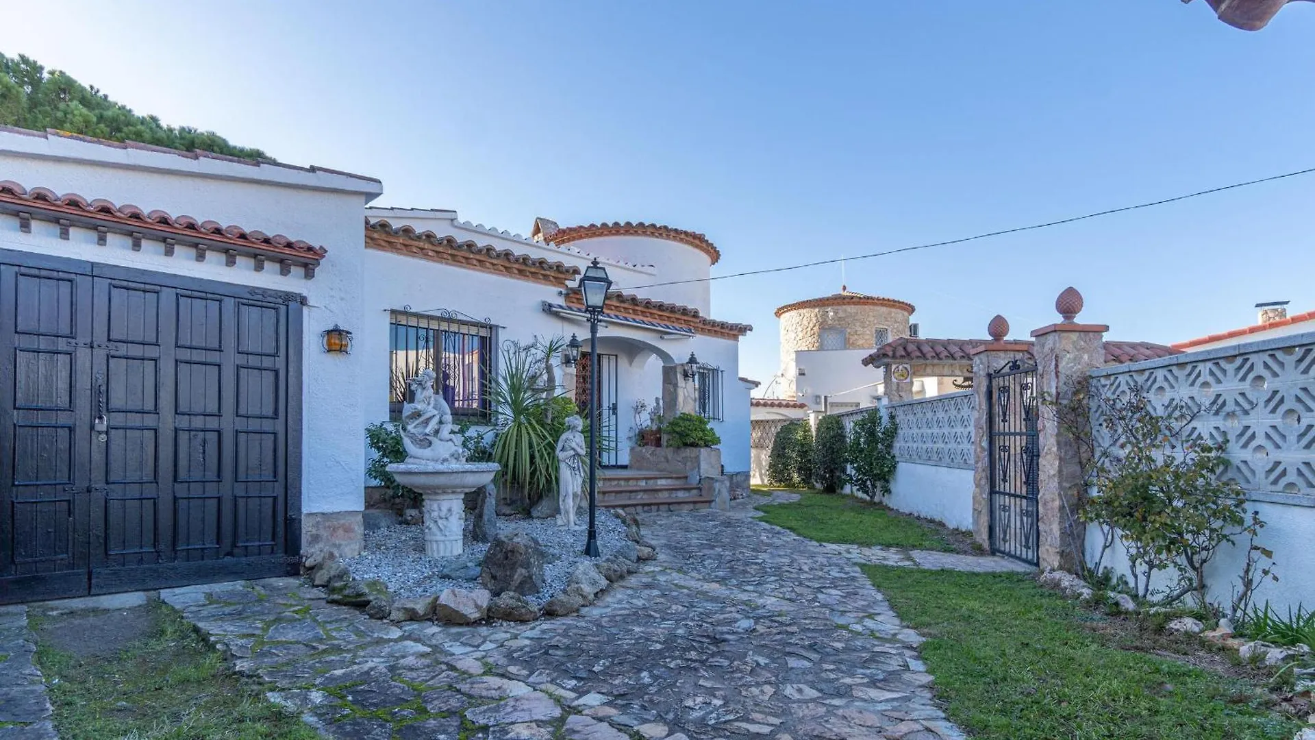 Holiday home Casa Con Piscina, Gran Amarre Y 4 Dormitorios En Castello D'Empuries - Hisp-288-53 Empuriabrava