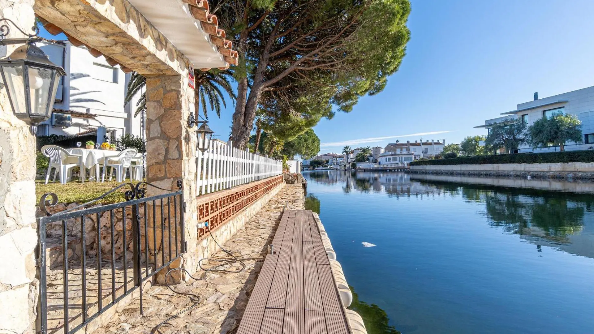 Holiday home Casa Con Piscina, Gran Amarre Y 4 Dormitorios En Castello D'Empuries - Hisp-288-53 Empuriabrava