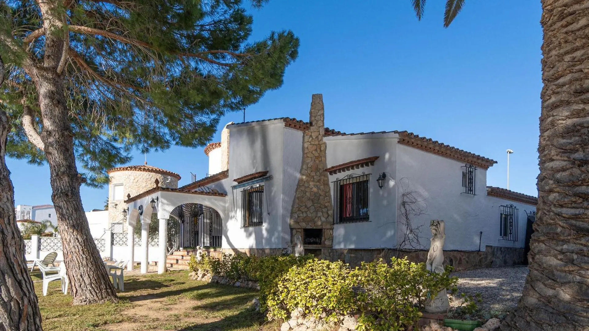 Casa Con Piscina, Gran Amarre Y 4 Dormitorios En Castello D'Empuries - Hisp-288-53 Empuriabrava 0*,  Spain
