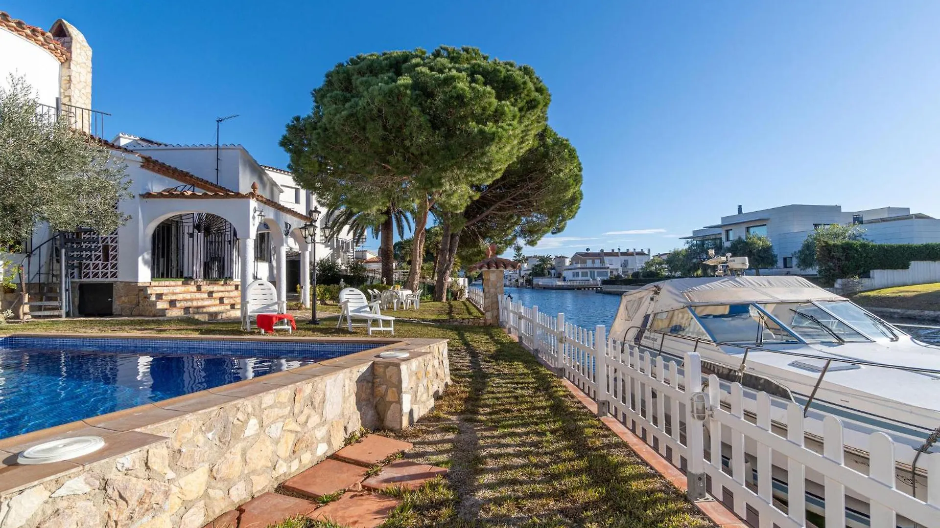 Casa Con Piscina, Gran Amarre Y 4 Dormitorios En Castello D'Empuries - Hisp-288-53 Empuriabrava