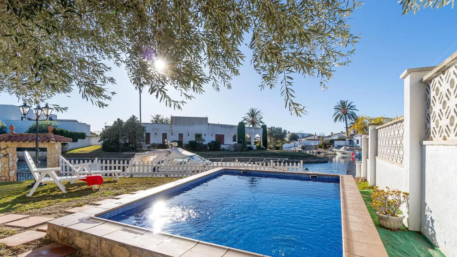 Casa Con Piscina, Gran Amarre Y 4 Dormitorios En Castello D'Empuries - Hisp-288-53 Empuriabrava 0*,